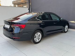 Skoda Octavia 2023-thumb-7