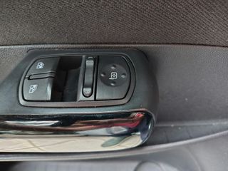 Opel Corsa 2012 1.3  ECOFLEX DIESEL-thumb-11