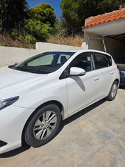 Toyota Auris 2016-thumb-1