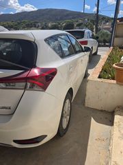 Toyota Auris 2016-thumb-2