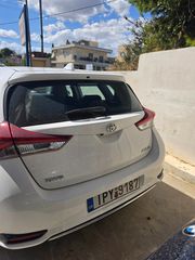 Toyota Auris 2016-thumb-4