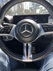 Mercedes-Benz A 180 2023 Mild-Hybrid-thumb-11