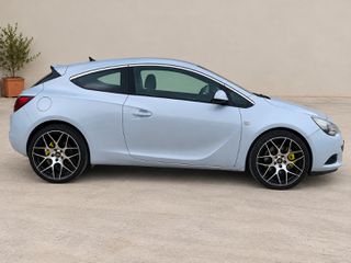 Opel Astra 2012 GTC TURBO SPORT 200HP-thumb-6
