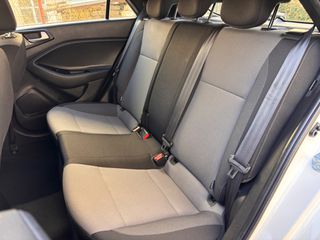 Hyundai i 20 2017 1.0 TGD-i INTUITIVE-thumb-37