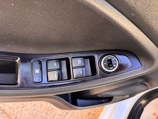 Hyundai i 20 2017 1.0 TGD-i INTUITIVE-thumb-29