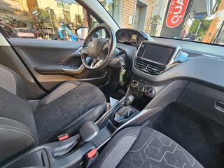 Peugeot 2008 2016 Peugeot 2008 1.2 VTi Active-thumb-8