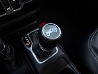 Jeep Wrangler 2019 Unlimited Sahara Overland 2.2D-thumb-47