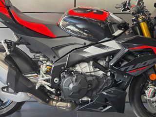 Aprilia Tuono 2026 RSV 4 FACTORY-thumb-1