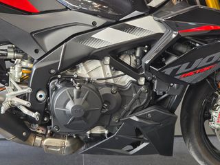 Aprilia Tuono 2026 RSV 4 FACTORY-thumb-5