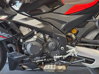 Aprilia Tuono 2026 RSV 4 FACTORY-thumb-11