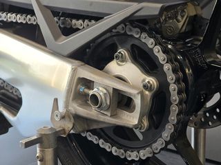 Aprilia Tuono 2026 RSV 4 FACTORY-thumb-15