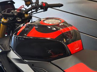 Aprilia Tuono 2026 RSV 4 FACTORY-thumb-17