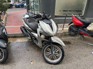Piaggio Beverly 300 2025 Piaggio beverly300 2025-thumb-1