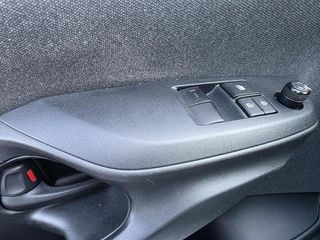 Toyota Yaris 2022-thumb-16