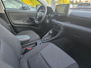 Toyota Yaris 2022-thumb-18