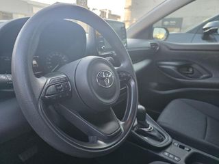 Toyota Yaris 2022-thumb-12
