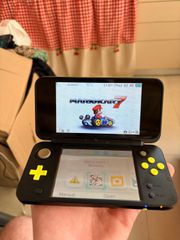 Nintendo 2DS XL + Mario Kart 7