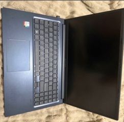 ASUS VivoBook 15-thumb-2