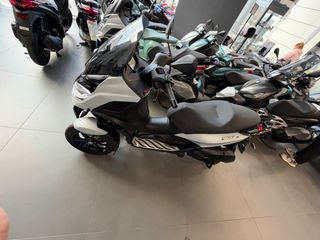 Piaggio MP3 310 2026 Sport-thumb-2