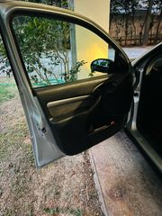 Ford Focus 2001-thumb-4