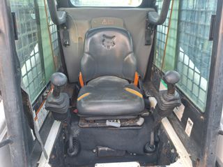 Φορτωτάκι Bobcat 2003 T200-thumb-3