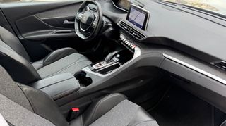 Peugeot 3008 2017 1,2 PURETECH ALLURE-thumb-10