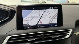 Peugeot 3008 2017 1,2 PURETECH ALLURE-thumb-13