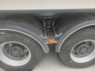 Ανατροπή Volvo 2007 FM 13-thumb-9