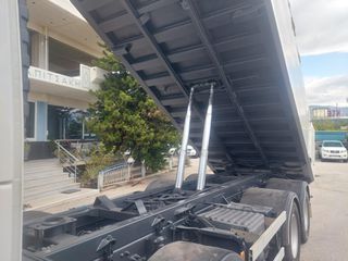 Ανατροπή Volvo 2007 FM 13-thumb-17