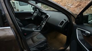 Volvo XC 60 2017-thumb-12