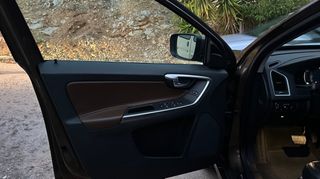 Volvo XC 60 2017-thumb-15
