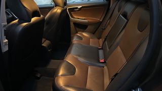 Volvo XC 60 2017-thumb-25
