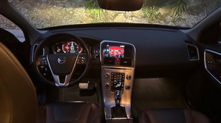 Volvo XC 60 2017-thumb-27