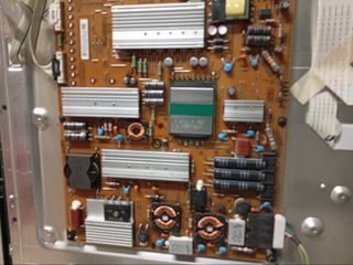 LG 42LN5200-thumb-2