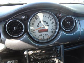Mini Cooper D 2003-thumb-10