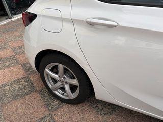 Opel Astra 2018-thumb-24