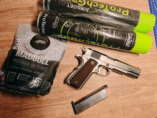 Colt 1911 full-metal (AIRSOFT)