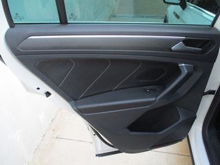 Volkswagen Tiguan 2021 1.5 TSI R-LINE-thumb-37
