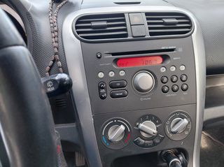 Suzuki Splash 2011-thumb-10