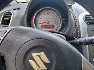 Suzuki Splash 2011-thumb-11