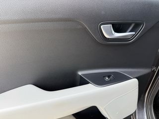 Kia Stonic 2017 PLATINUM-thumb-27