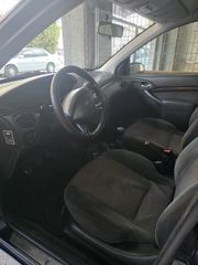 Ford Focus 2000-thumb-10