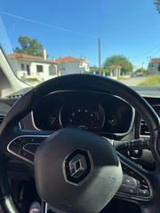 Renault Megane 2018-thumb-5