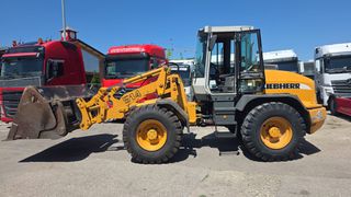Φορτωτής Με Λάστιχα Liebherr 2004 L514-thumb-1