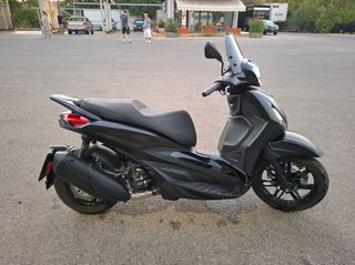 Piaggio Beverly 300 2024 CFMOTO 450MT-thumb-2