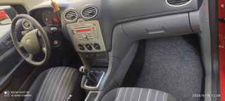 Ford Focus 2009-thumb-9