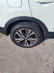 Nissan Qashqai 2018 Το χρώμα του είναι περλέ-thumb-8
