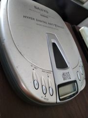 CD player Sanyo φορητο με ακουστικα