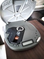 CD player Sanyo φορητο με ακουστικα-thumb-2