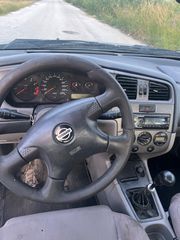 Nissan Primera 2001
